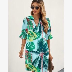 Vibrant Leaf Print Shift Dress w Short Sleeves